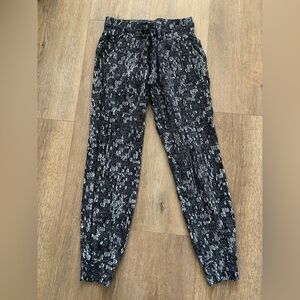 Lululemon High-Rise Ready to Rulu 7/8 Jogger